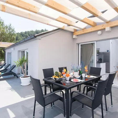 Corcyra Nigra Apartment *